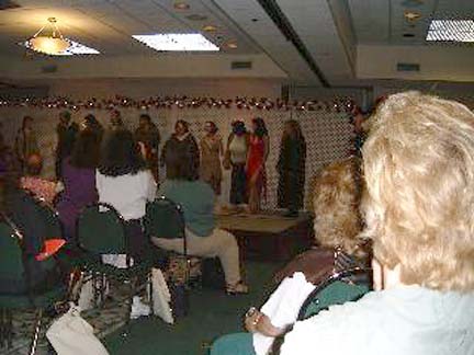 tunnel_fashion_show